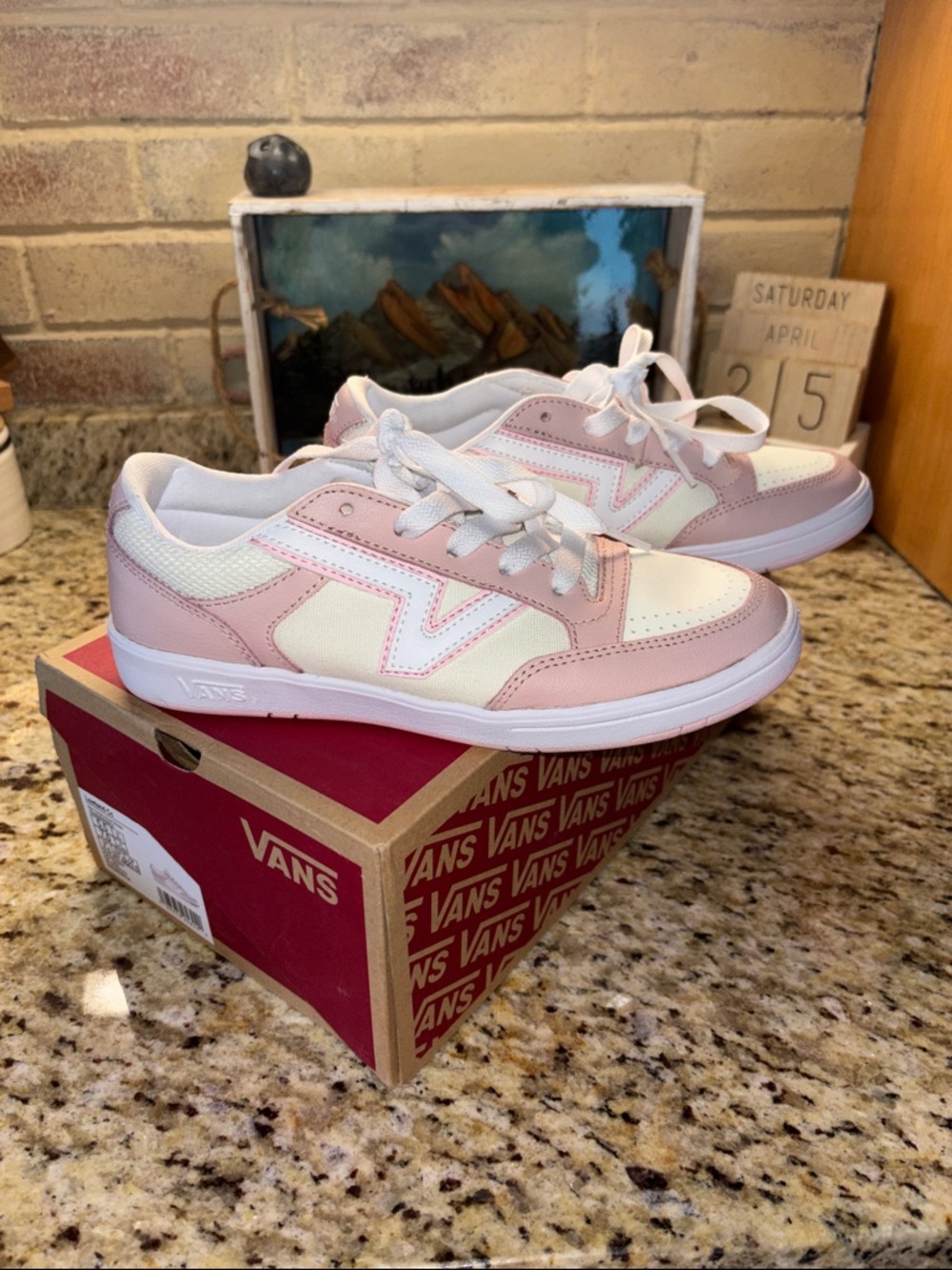 🆕 Vans Pink and White Low-Top Lace-Up Sneakers